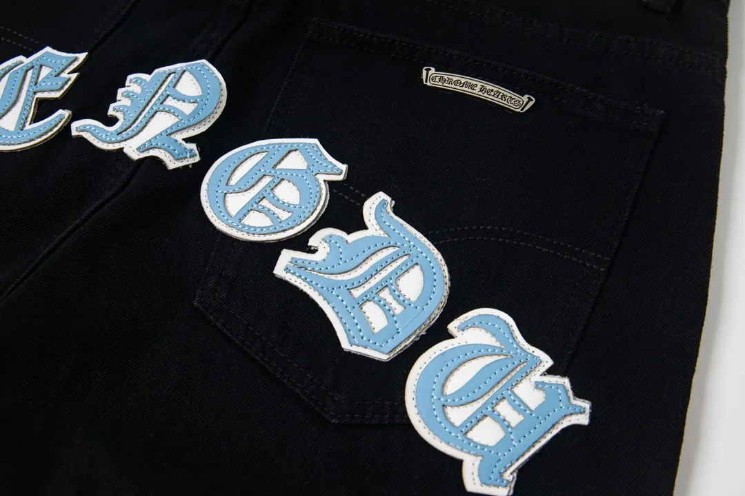 P270 model number Y847 Chrome Hearts & CH city limited series Sanskrit cross patch patchwork leather jeans require finished products to be washed and then disassembled and hand-stitched with sheepskin cross leather and then spliced ​​together to complete. The whole process is too complicated to explain. The texture can be seen in the hand, and it looks good. The styles with different washed textures are very friendly to people with thin legs and thick legs. The straight version is very flattering to the leg shape. The moderate length is timeless and can be matched easily and casually. It is the basic styling foundation for various styles and is a must-have in the wardrobe! The fabric is stiff but also makes the upper body soft without losing texture. The washing process is even more perfect. It is a must-have item for everyone! ! ! Washed wheat, hang tag, pants label, three labels are complete, the upper body effect is particularly stiff and stylish, super stylish, same style for men and women - Color: Size: 28 30 32 34